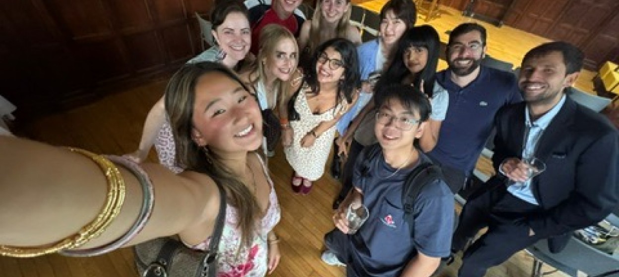 Eunice taking a selfie with the Global Neuroscience cohort
